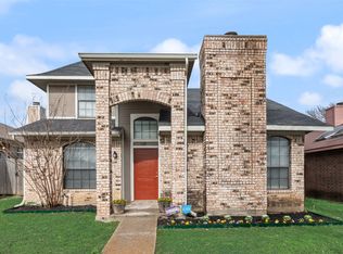 1135 Southpointe Dr, Desoto, TX 75115