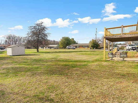 5th image of 23 Deer Creek Dr