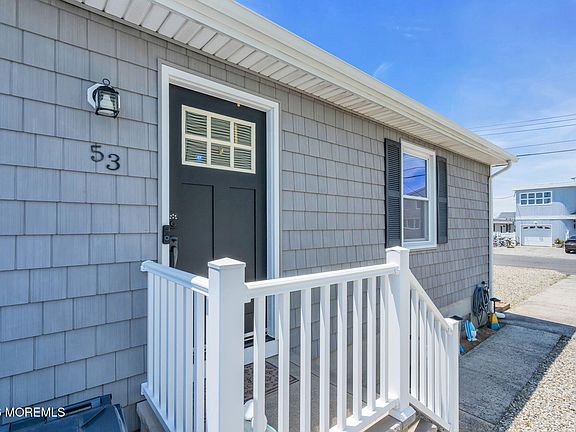 5th image of 53 E Coral Dr