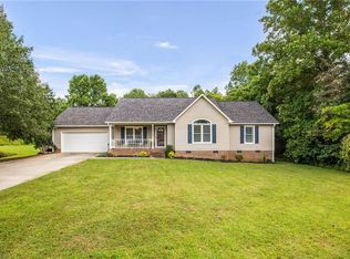 2909 Dallas Ct, Winston Salem, NC 27107