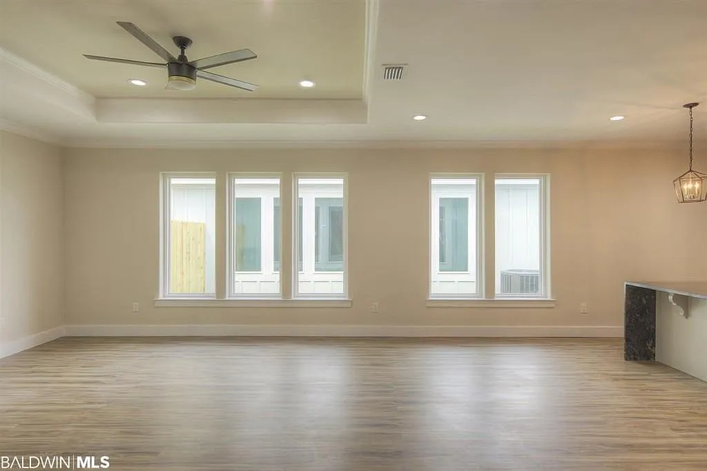 3 bed, 1848 sqft, $2,200 — Photo 4