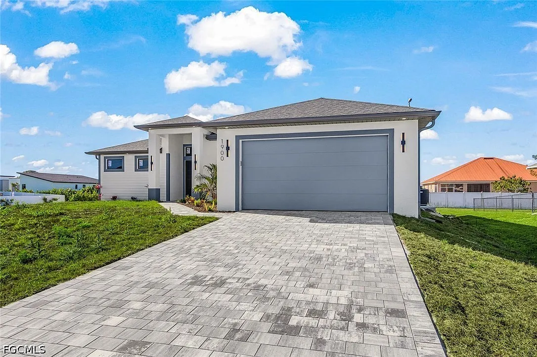 4 bed, 3.0 bath, 2009 sqft, $2,700 — Photo 4