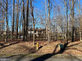 3694 Russell Rd, Woodbridge, VA 22192