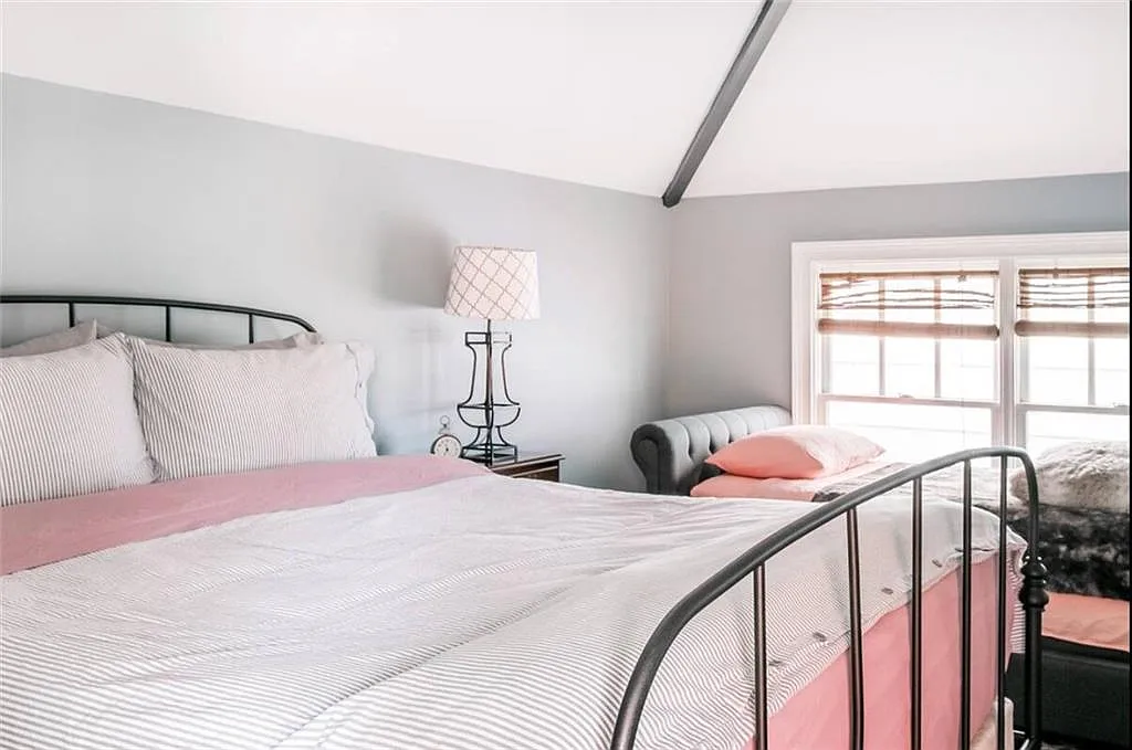 2 bed, 1.0 bath, 3430 sqft, $1,700 — Photo 4