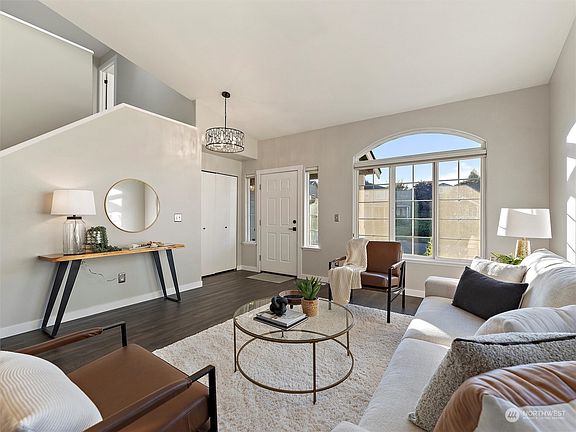 3rd image of 4709 36th Avenue NE