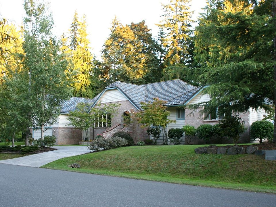 1st image of 11574 Meadowmeer Cir NE