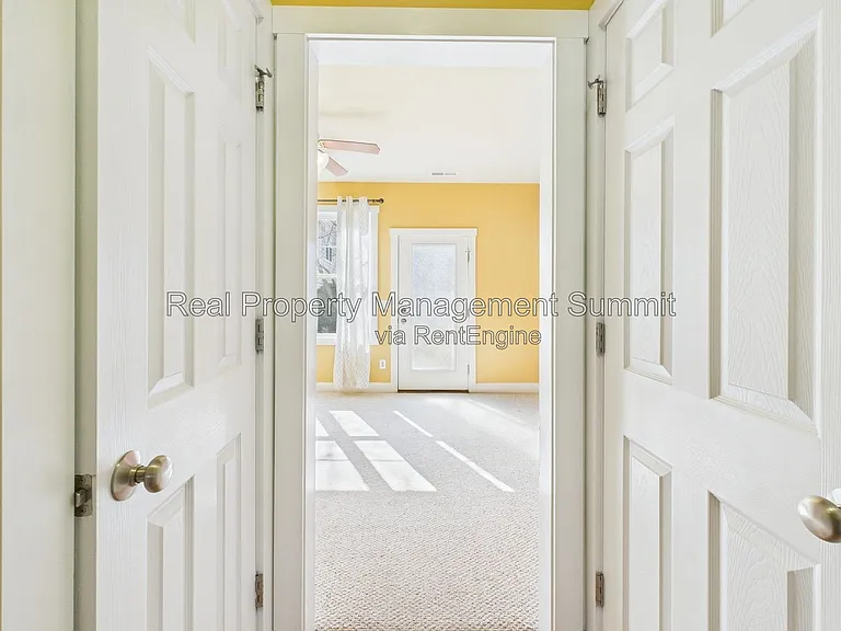 350 Marquette Ct — Photo 8