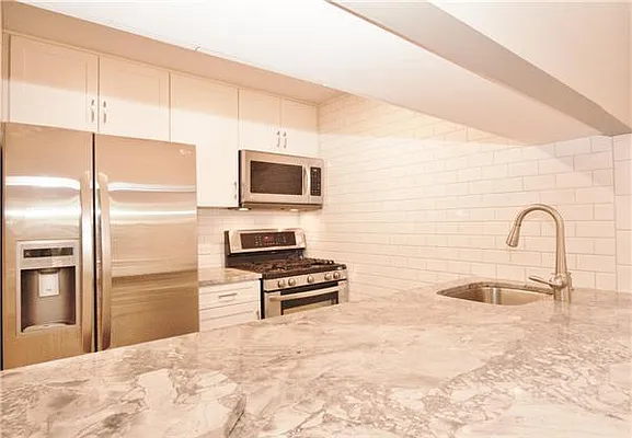 Rented by R New York | media 36