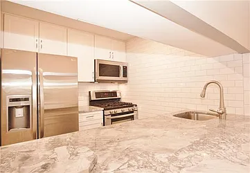 Rented by R New York