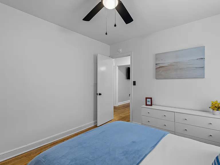 5475 Lauradell Ave — Photo 17