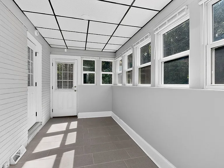 3945 Winfield Dr — Photo 8