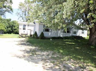 1521 165th St, Manchester, IA 52057