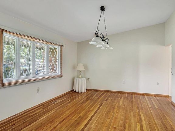 5th image of 2850 N Waterford Dr
