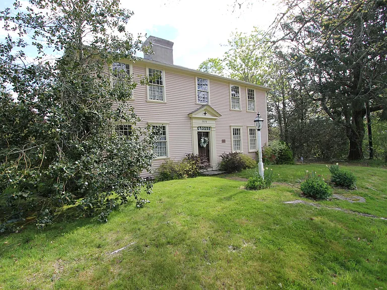 2828 Main St — Photo 1