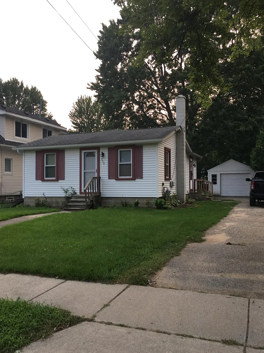 256 Oakmont photo 1