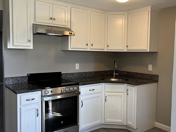 2nd image of 10 Tideview Path APT 1