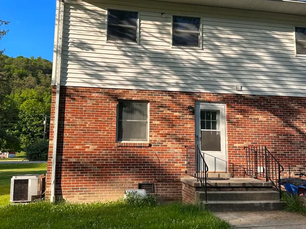 22 Townhouse Ln #5, Brandywine, WV 26802