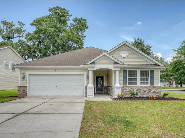 900 Coach St, Ladson, SC 29456