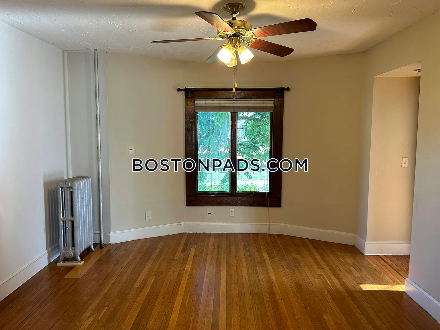 3 bed, $4,275 — Photo 4