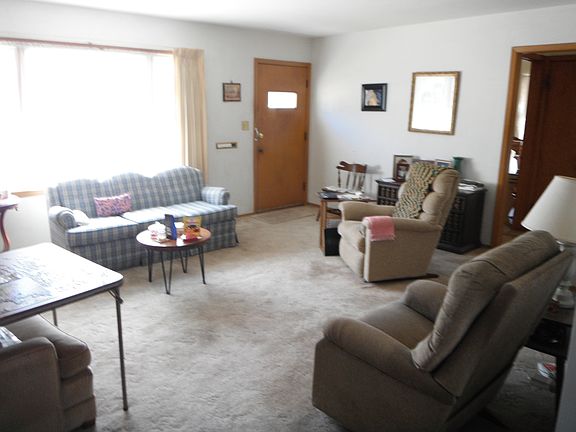 2nd image of 610 N Westwood Ct
