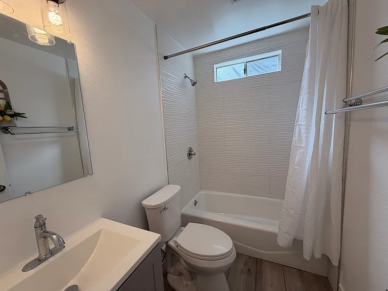 8517 Cedros Ave #5 — Photo 5