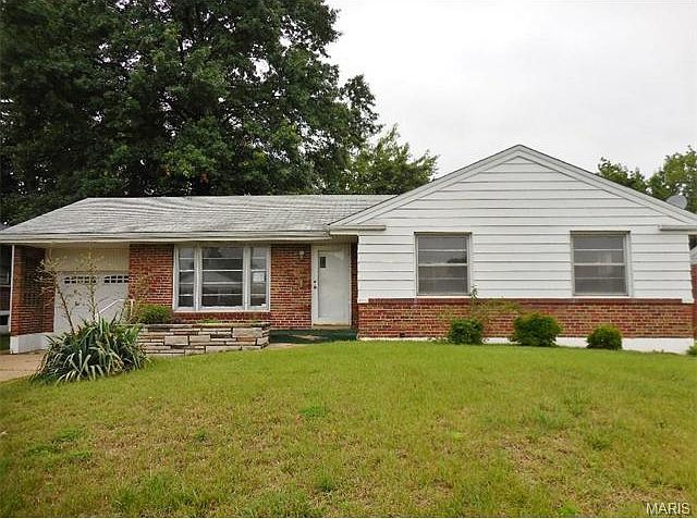 1st image of 9443 Bluegrass Dr
