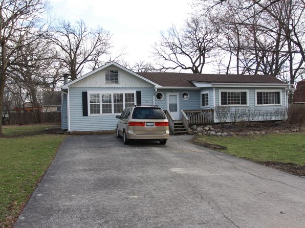 23217 W North Lakewood Ln, Lake Zurich, IL 60047