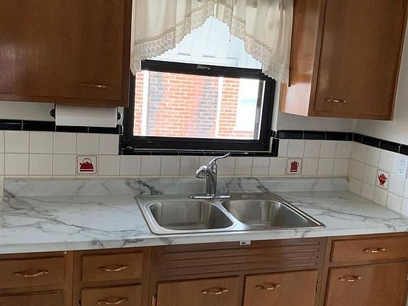 4th image of 4408 Orchard Ln