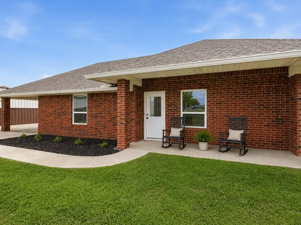 636 E Eubank St, Mabank, TX 75147
