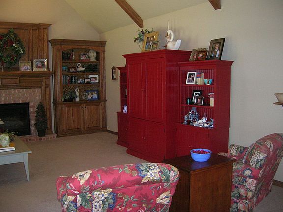 4th image of 1312 Cambridge Dr