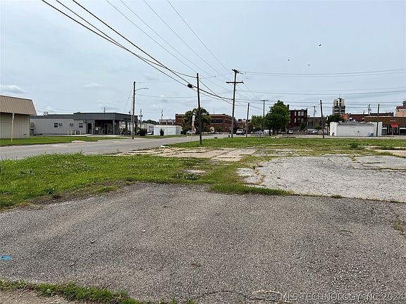 3rd image of 103 S Osage Ave