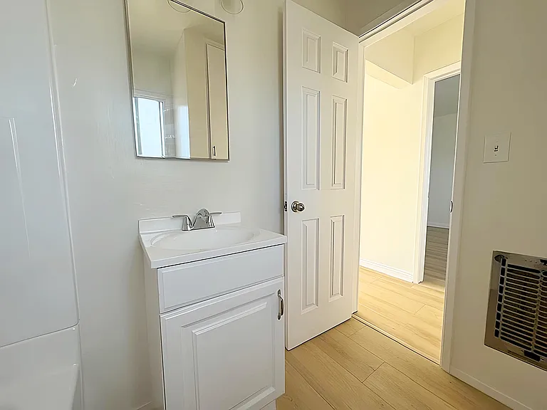 6406 Roble Ave #10 — Photo 10