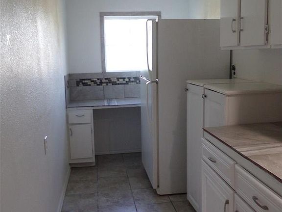 4th image of 310 N Elm St