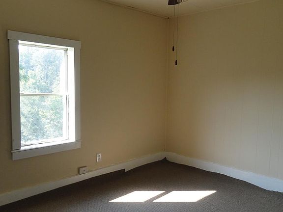 5th image of 824 Clifton St
