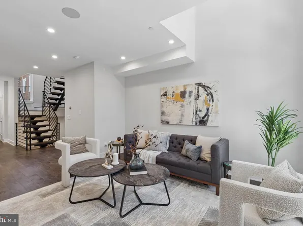 425 Watkins St, Philadelphia, PA 19148