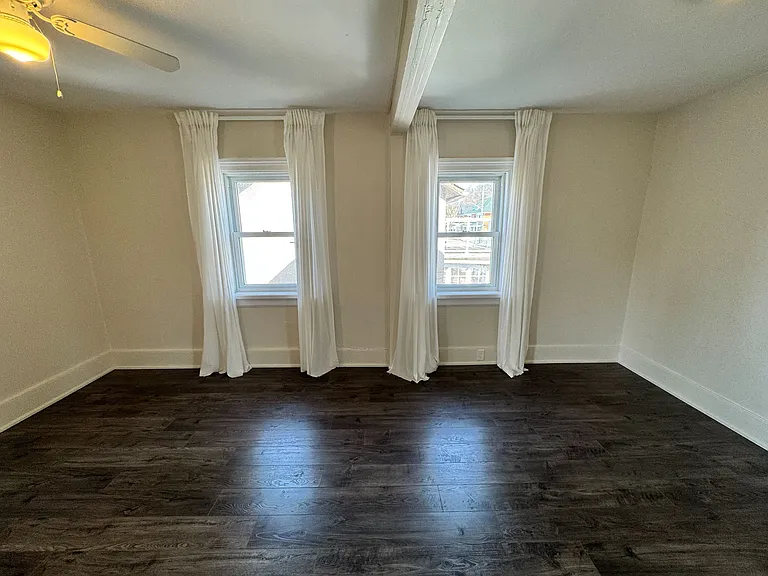 82 Owen St — Photo 8