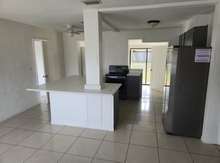 631 Riverside Dr, Tarpon Springs, FL 34689