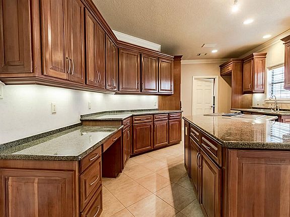 2nd image of 3506 Del Sur Dr