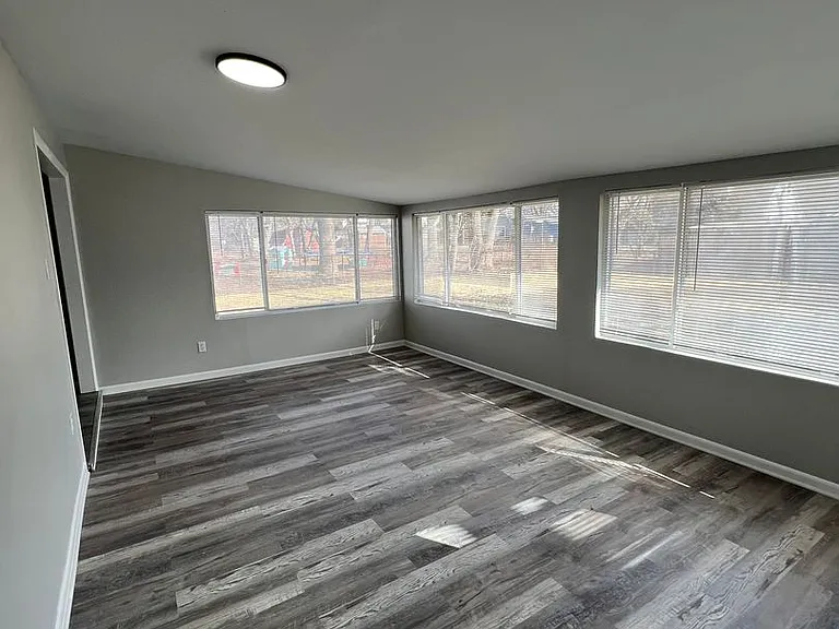 1660 Huxley Dr — Photo 16