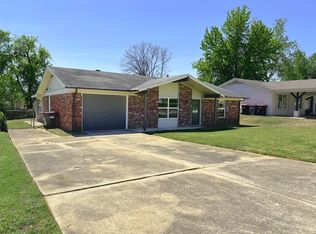 705 L St, Barling, AR 72923