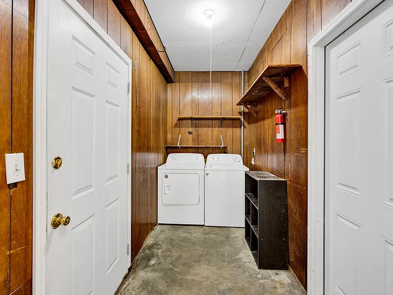 2900 Holt Dr — Photo 14