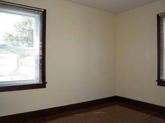 5th image of 2905 Avondale Ave