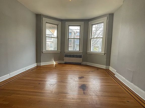 4th image of 127 Bidwell Ave #5D