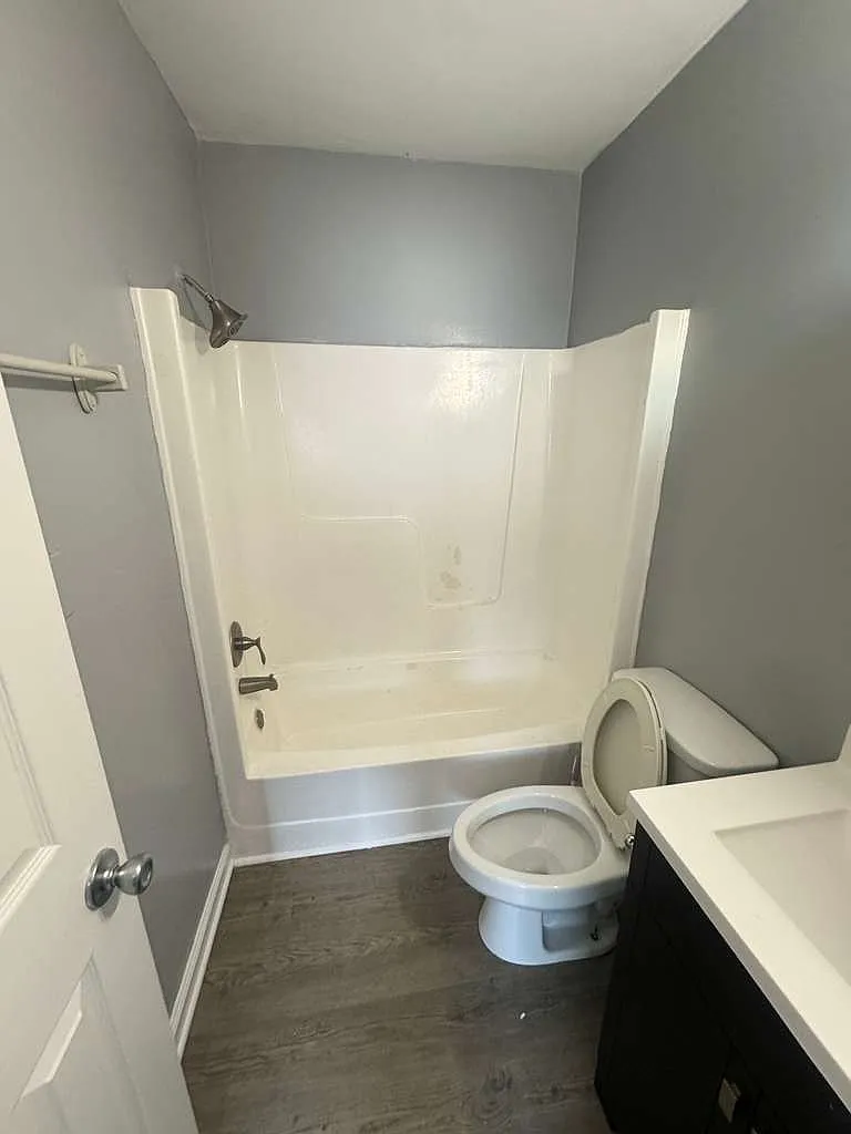 Building Photo - 1334 Juniper Dr #15