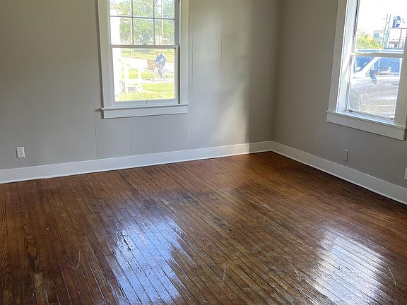 3rd image of 2408 Stanton St