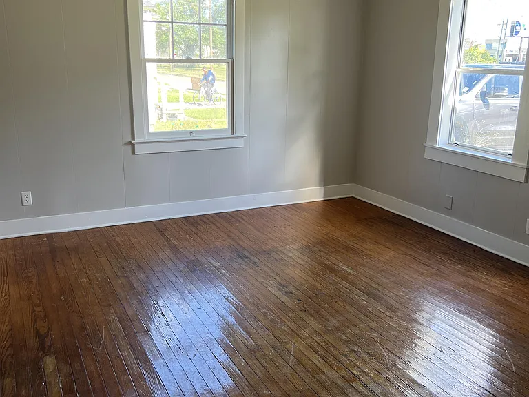 2408 Stanton St — Photo 3