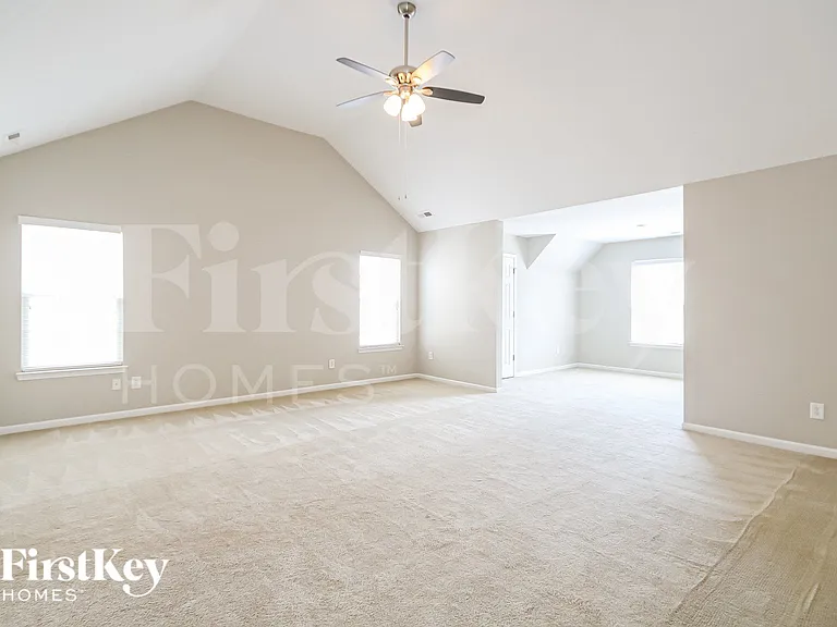 9613 Rothman Ln — Photo 7