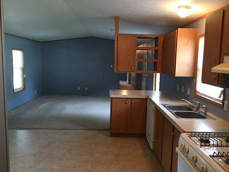 2nd image of 2507 214th St N Trlr 227