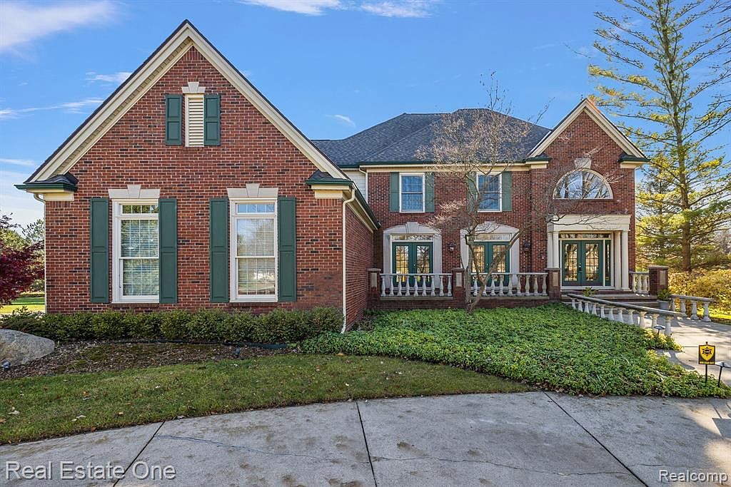 4114 Oak Tree Cir, Rochester, MI 48306 | Zillow