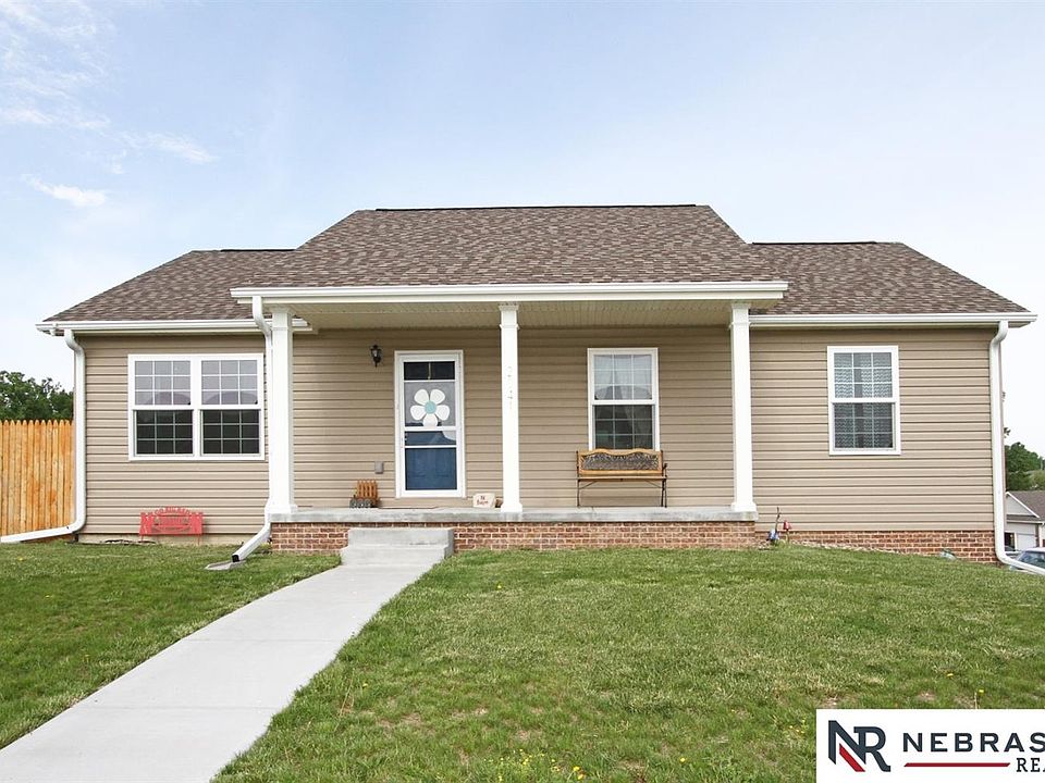 1st image of 2041 NW Bewley Ct